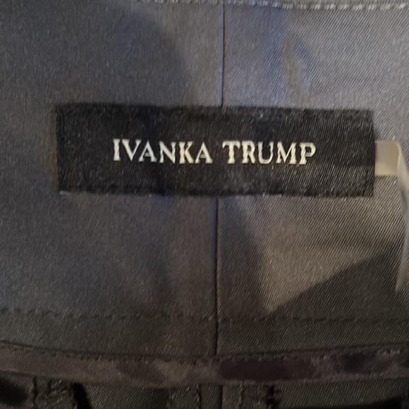 Ivanka trump dark grey skinny leg crop pant . Size 10. Cotton polyester spandex - Picture 2 of 5
